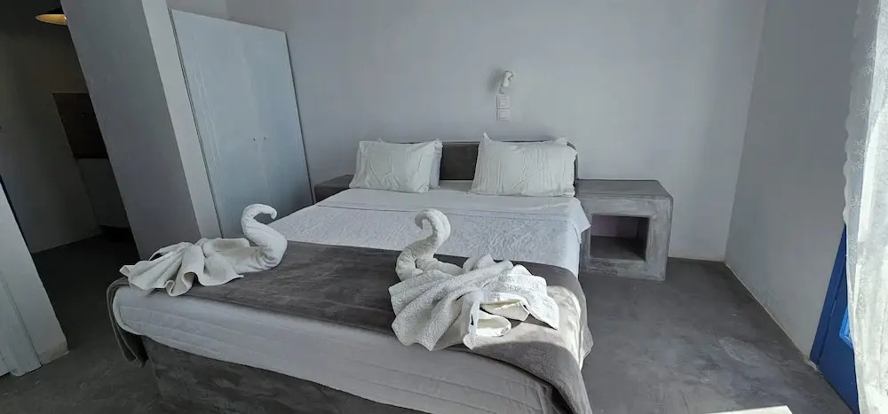 Hotel Pleasure Blackbeach Santorini