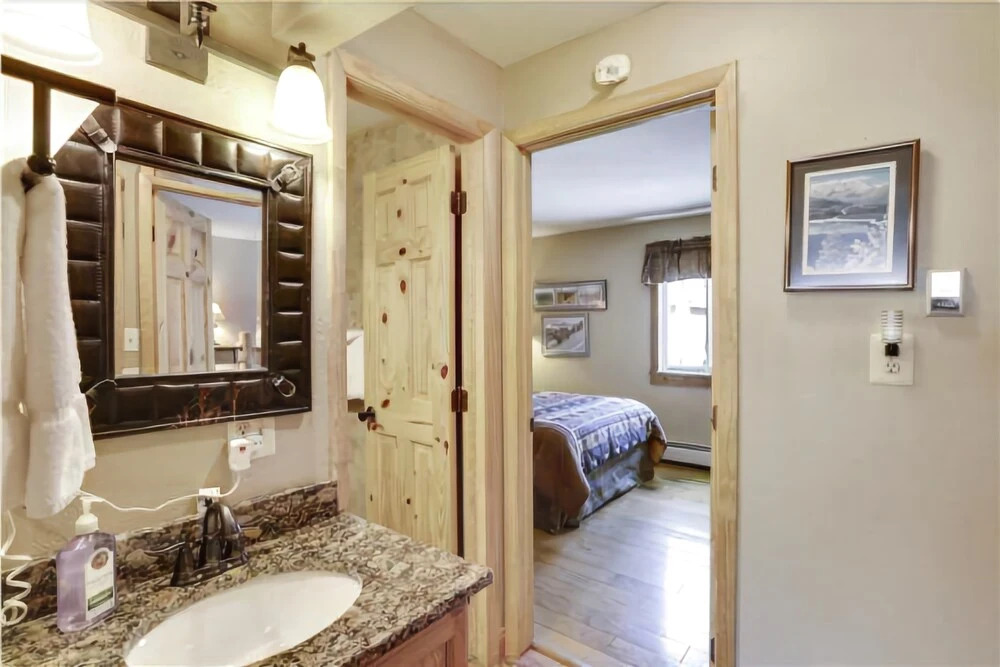 Tannhauser 212 - 2 Br Condo