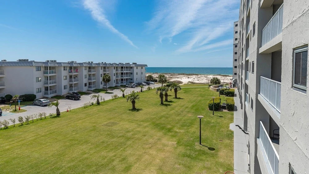 Royal Gulf Beach & Racquet Club 5217 3 Bedroom Condo