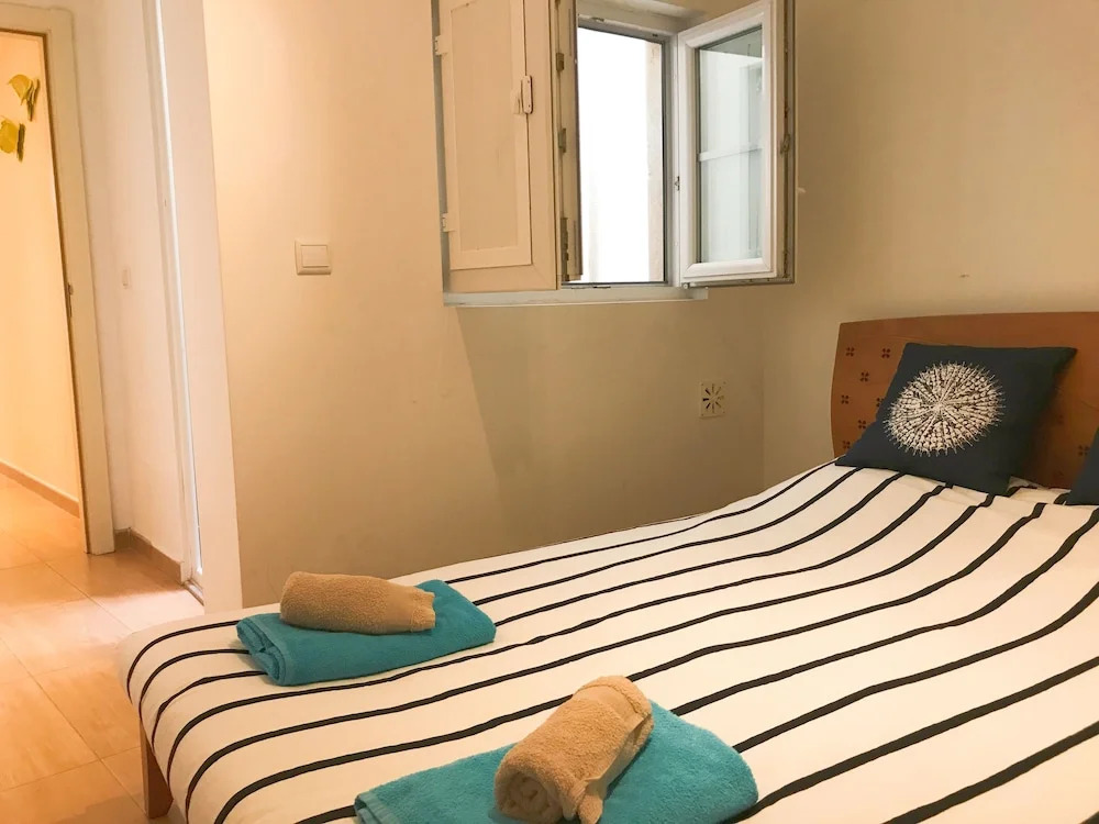 Cosy Almirante by Homing