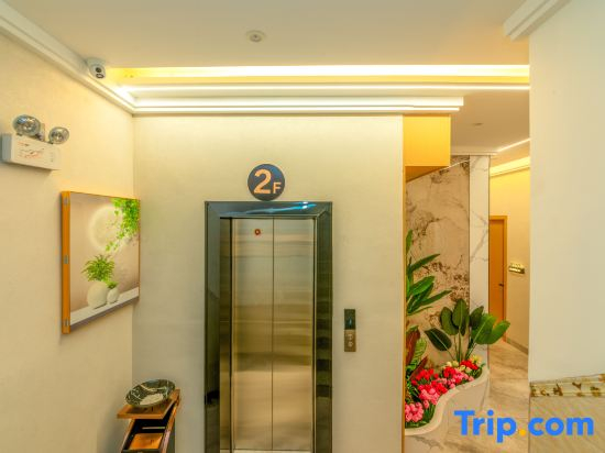 Qujing Yujin Smart Hotel (Qilin High School Branch)
