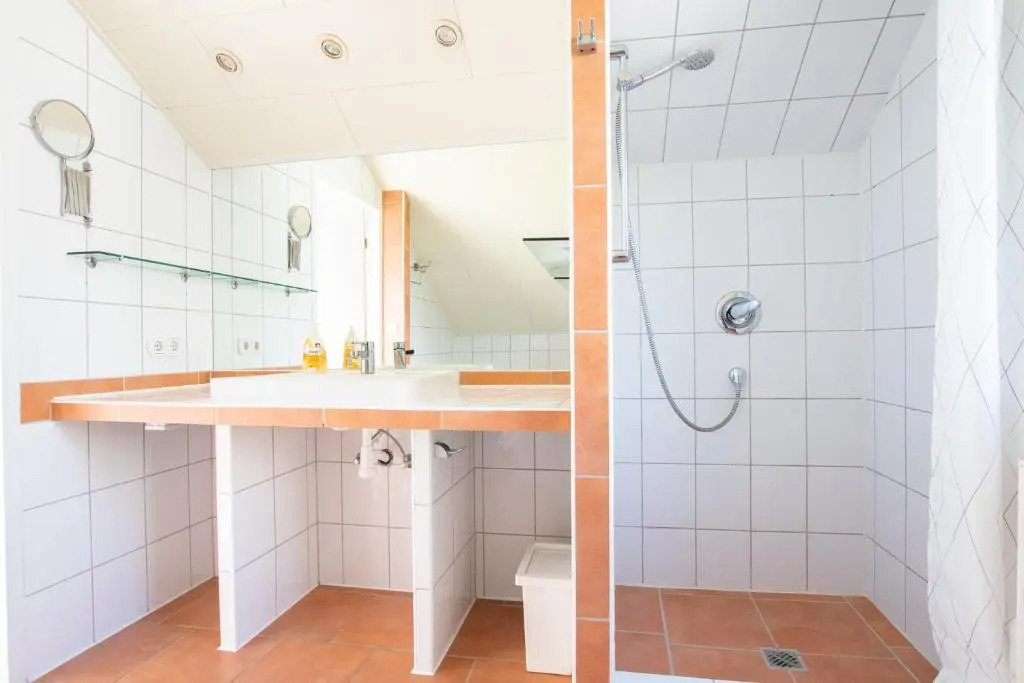 Tolstov House - 6 Room Villa with Garden - 15 Min Messe DUS & Airport DUS