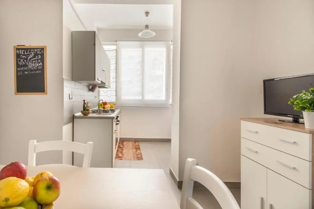 De Valois Apartment