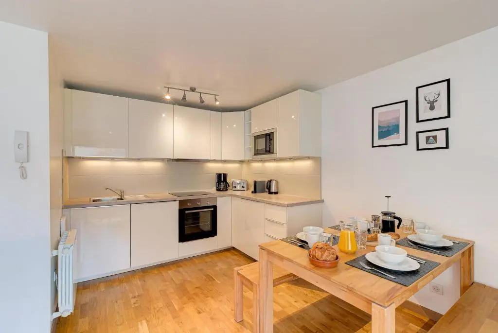 Apartment Fermes du Montenvers B11 - Alpes Travel - Central Chamonix - sleeps 4-5