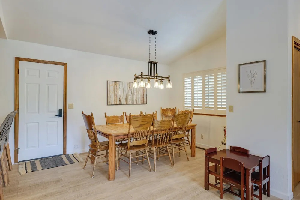 ‘Hiker’s Escape’ Home Near Beach, Golf & Yosemite