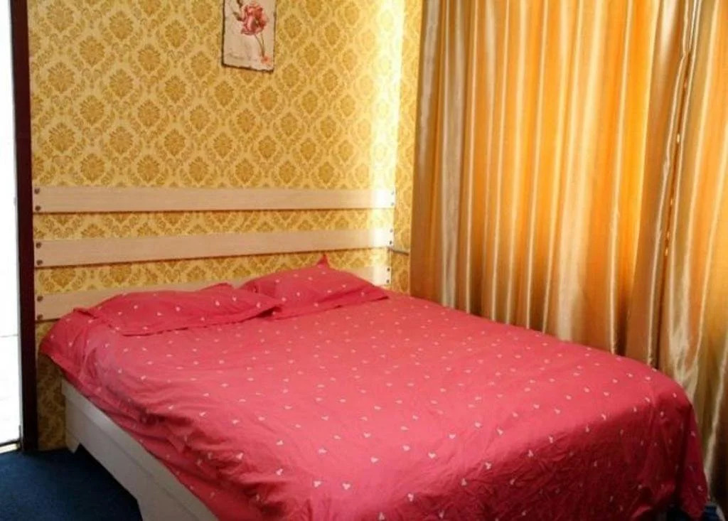Liaocheng Shenxian Rainbow Express Inn