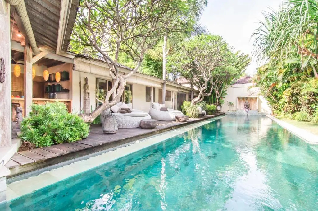 Villa Cinta Damai - Stunning & Stylish 4BR Luxury Villa in the Heart of Seminyak, Just a 10-Min Walk to the Beach