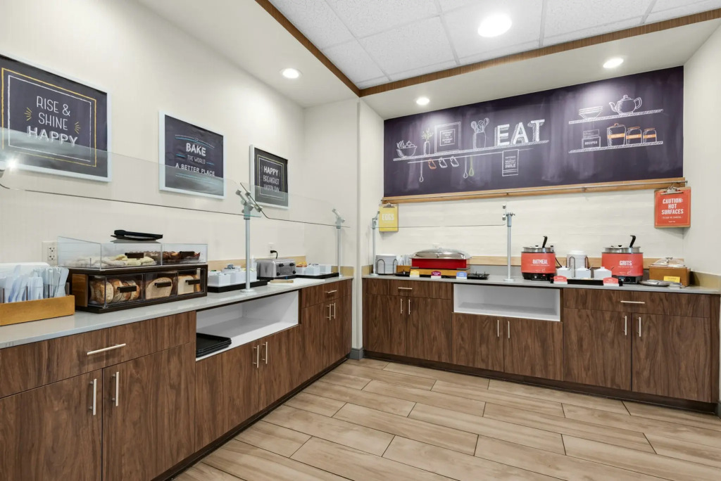 Hampton Inn & Suites Pensacola I-10 N at University Town Plaza