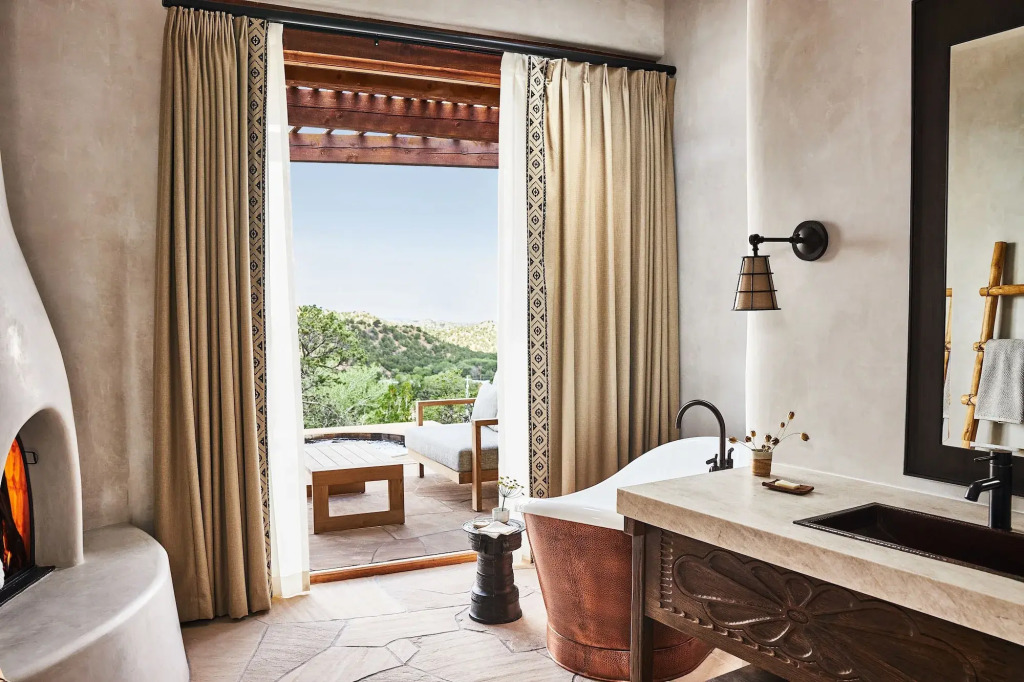 Bishop's Lodge, Auberge Collection