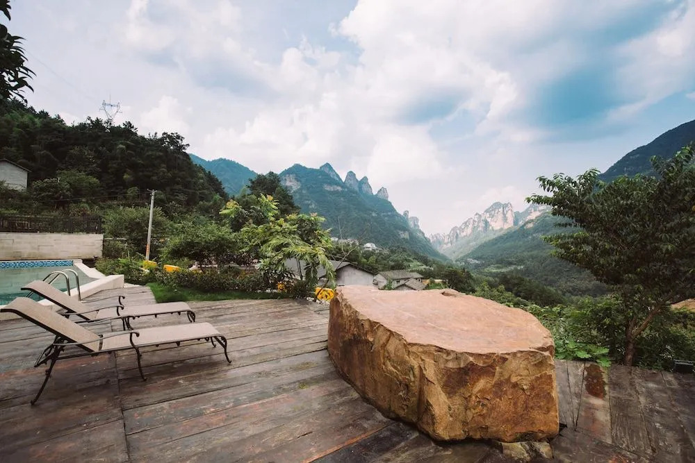 Wulingyuan Heart Awakening Lodge