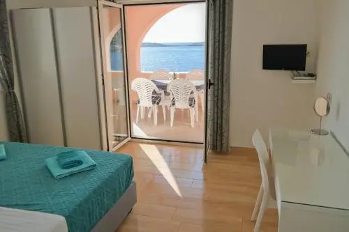 Apartments Punta Planka