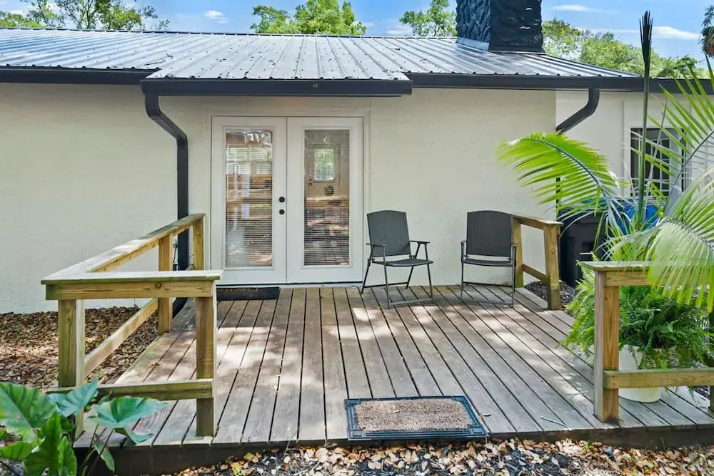 Beautiful Kitchen BBQ Outdoor Dining Big Yard
