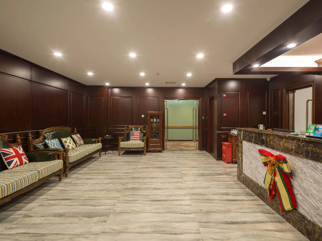 Hill Lily Hotel