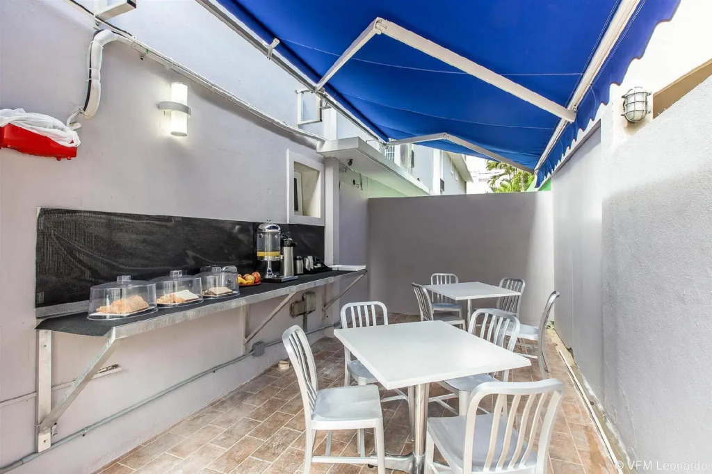 Le Consulat, an Ascend Hotel Collection Member