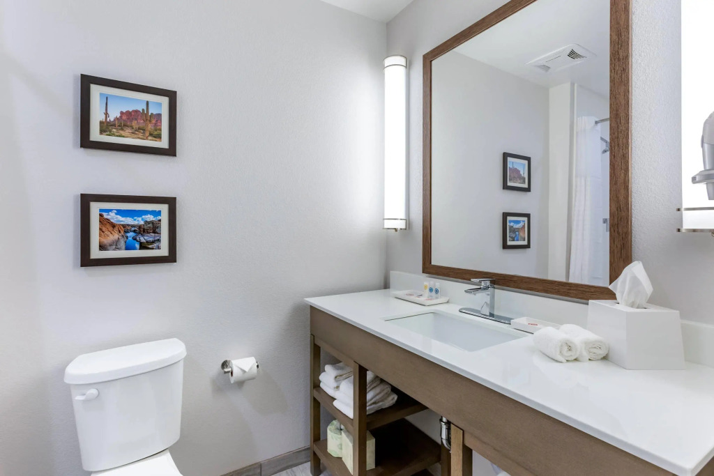 Comfort Suites Scottsdale Talking Stick Entertainment District