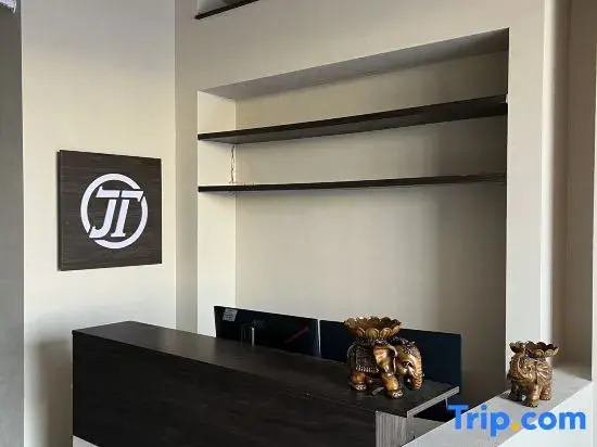 Jinghong Jiutai Hot Spring Hotel