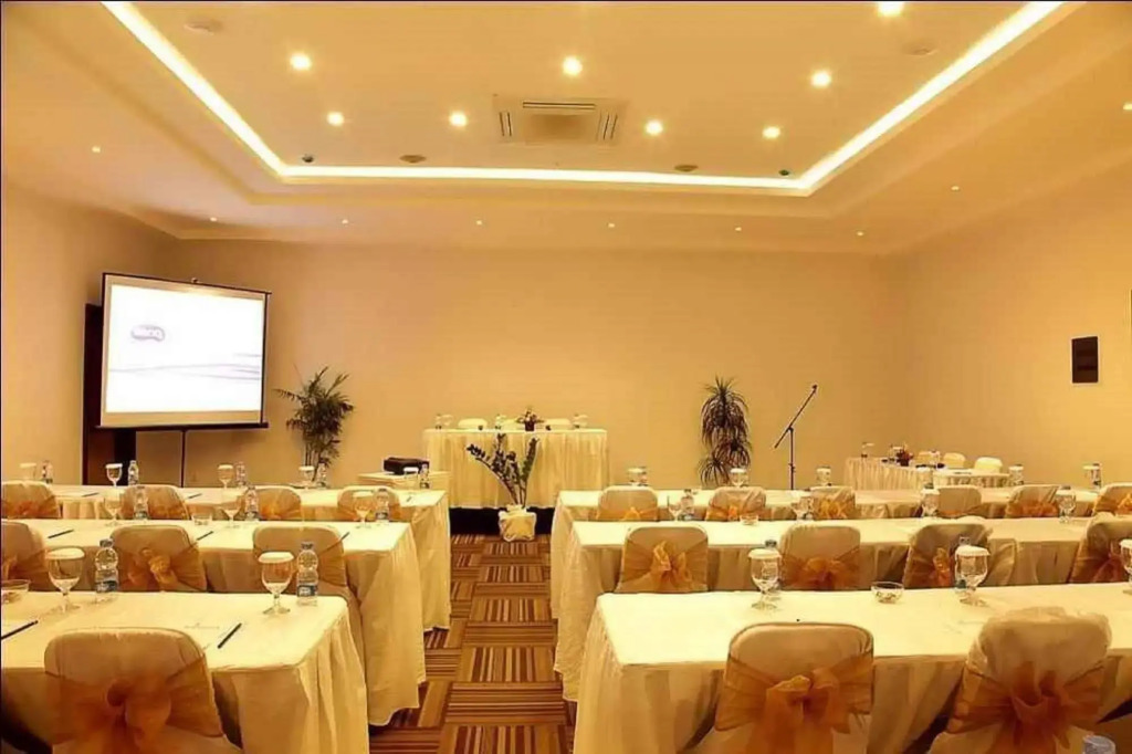 Santosa City Hotel