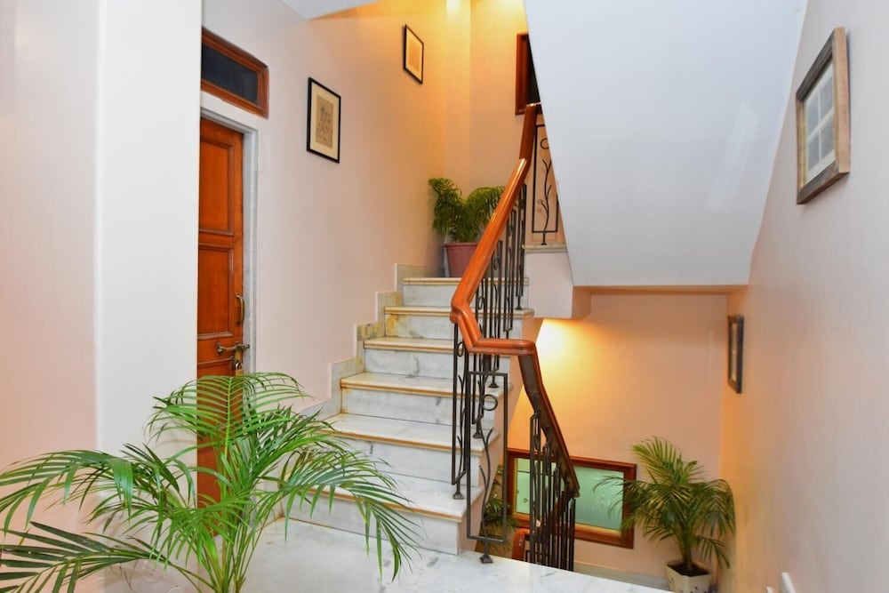 Pink Elephant Haveli - Hostel