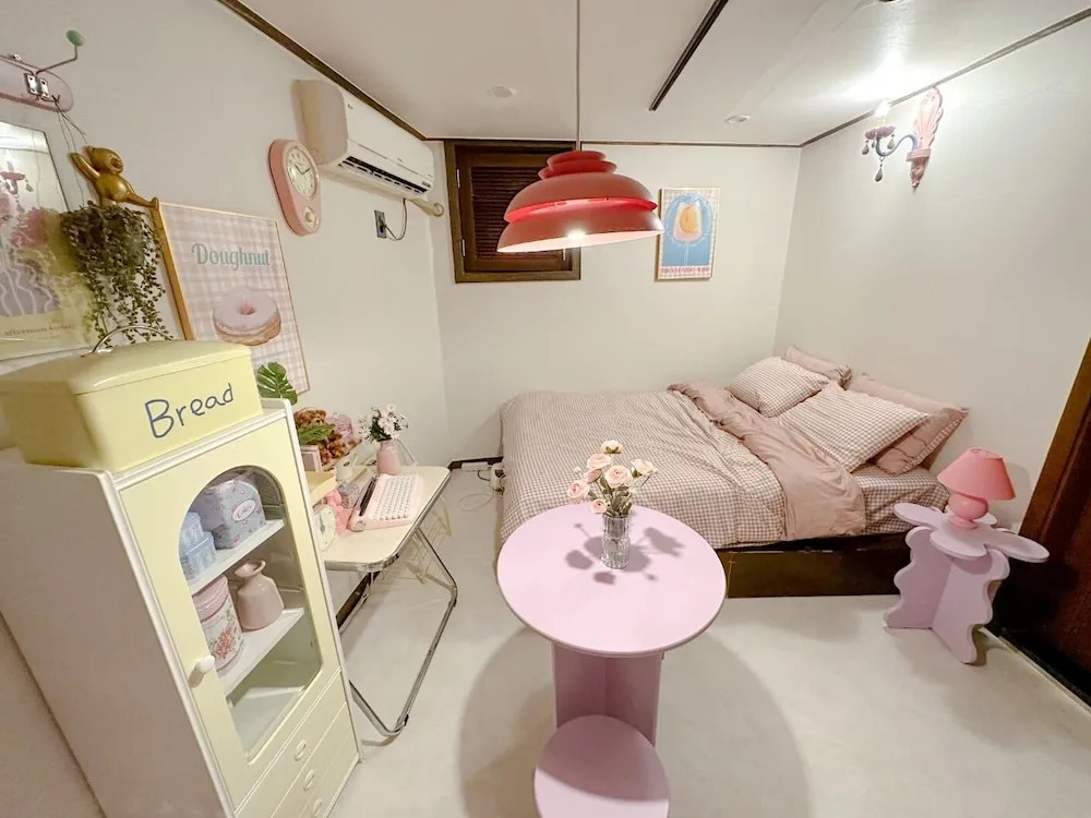 8 Hotel
