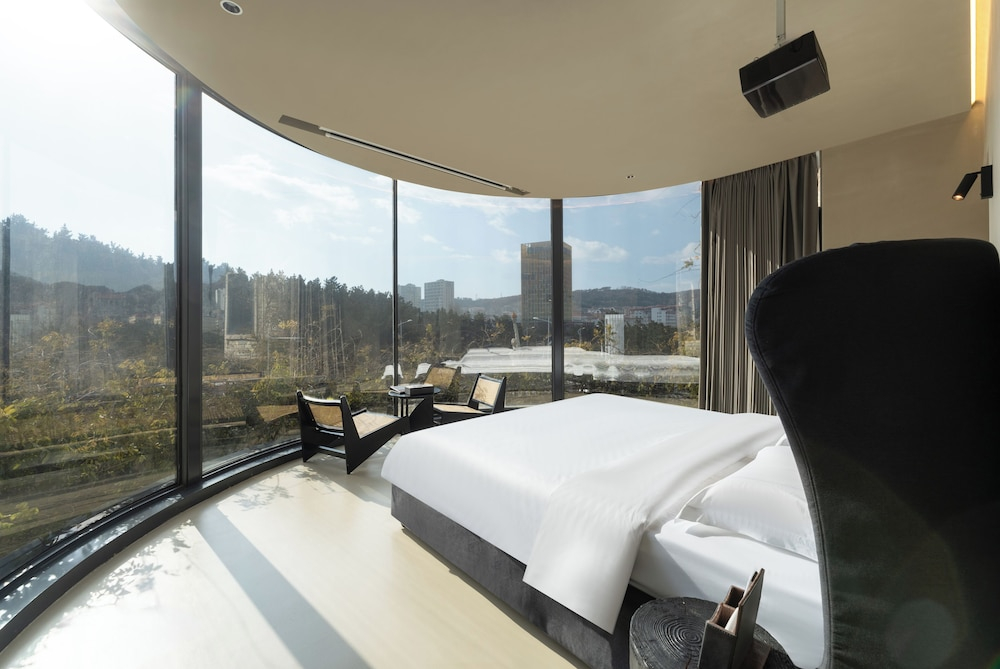 Bay Four Seasons Castle Hotel