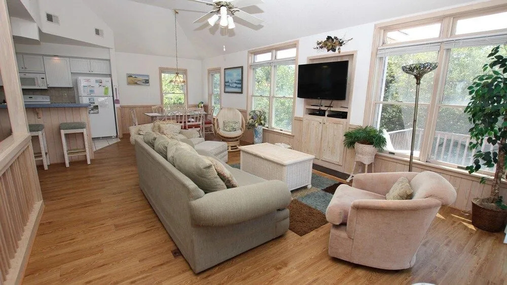 Lakeview - 5 Br Home