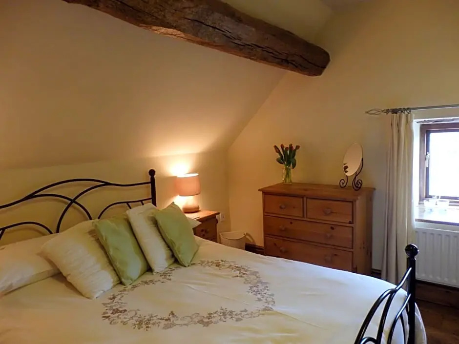 Pillarbox Cottage