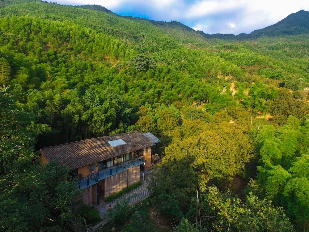 Tong Lu Ye Du Li Cun
