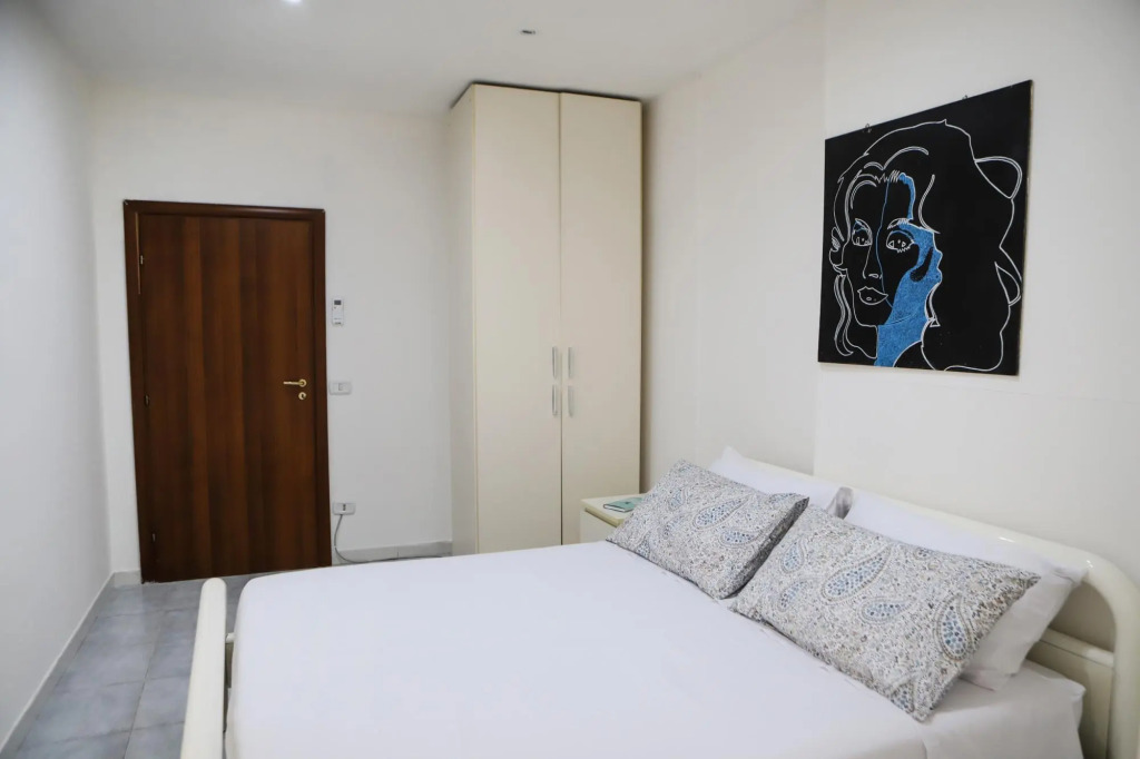 Napoli Centrale Budget Apartment