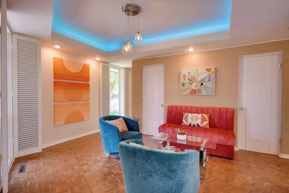 Mid-century Modern Home w/ Fire Pit & Gas Grill!