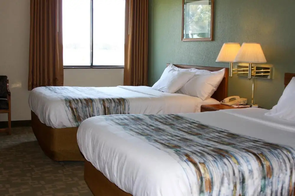 Barker's Island Inn Resort