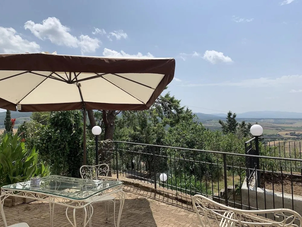 Casa Cerboneschi B&B in a medieval village with Panoramic Tuscan Hills
