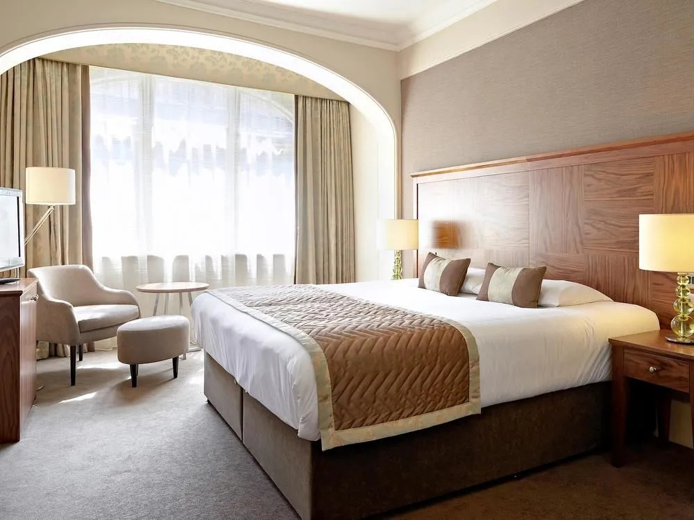 Mercure Farnham Bush Hotel