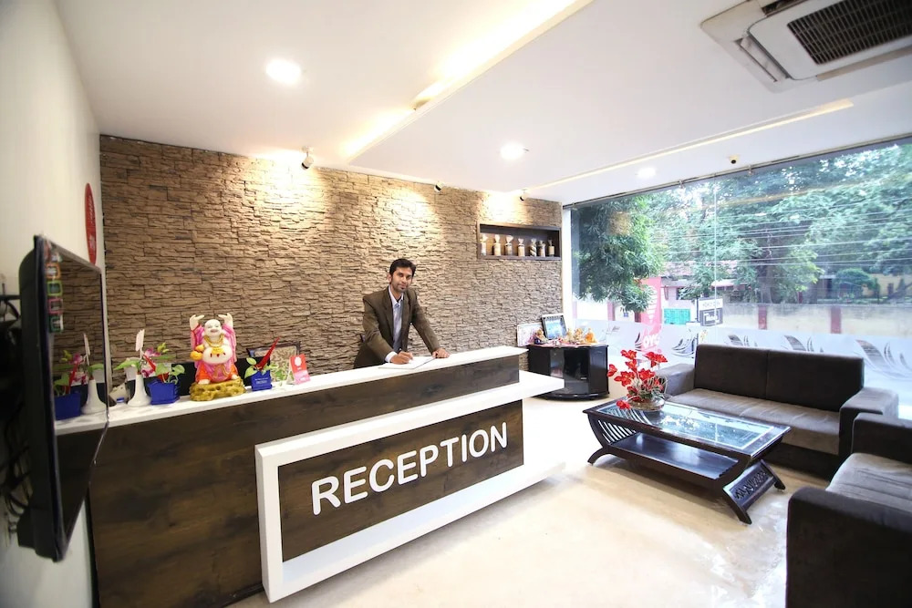 OYO 4779 Hotel Vansh Palace