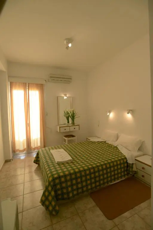 Nefeli Rooms with Sea View in Kalamaki