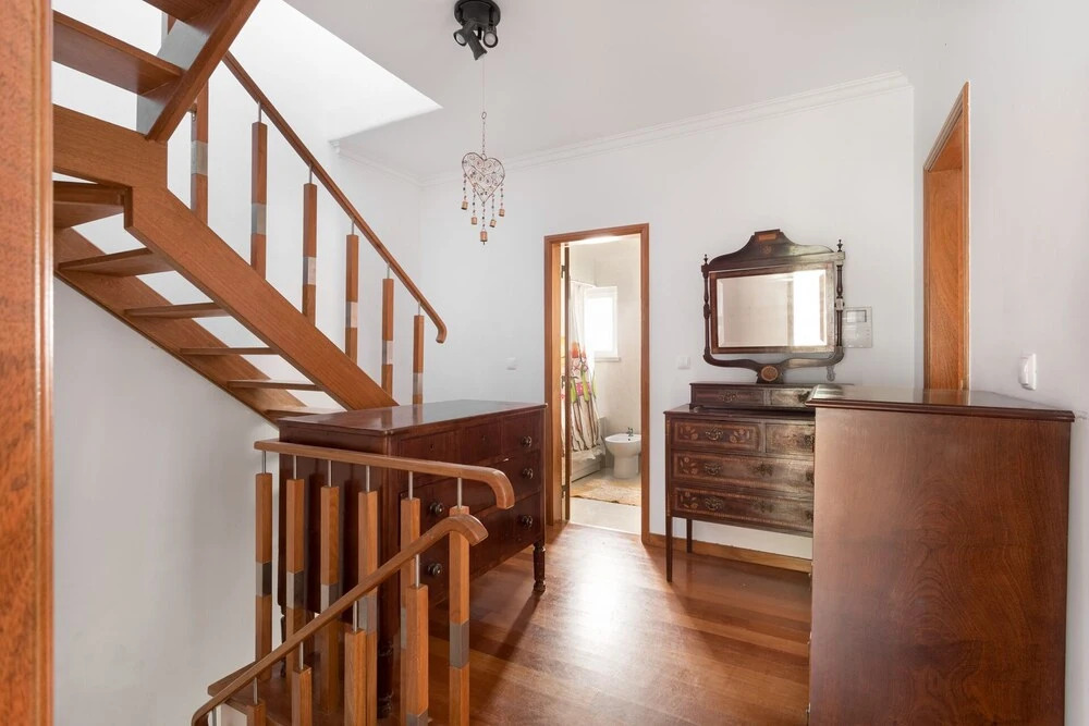 ALTIDO Stunning 4-BR house w/Private Yard in Estoril