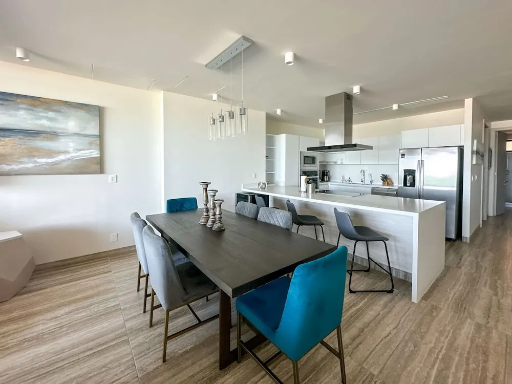 2BR Iconic Oceanfront Escape