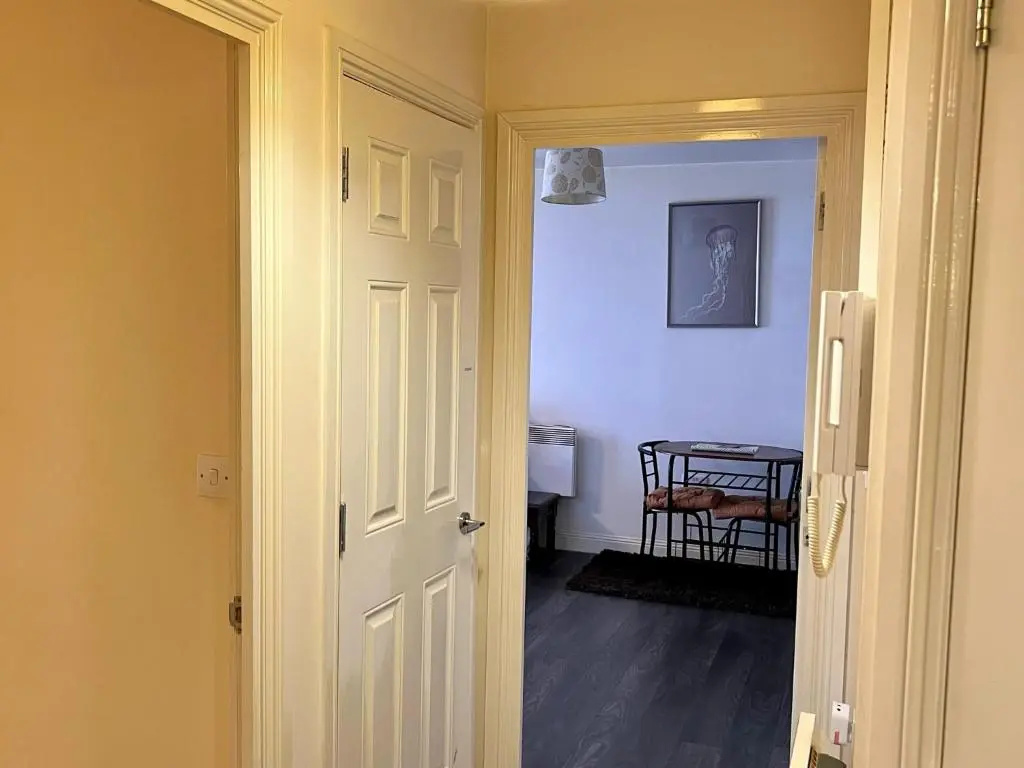 Radiant2 bedroom apartment in the heart of Harlow town