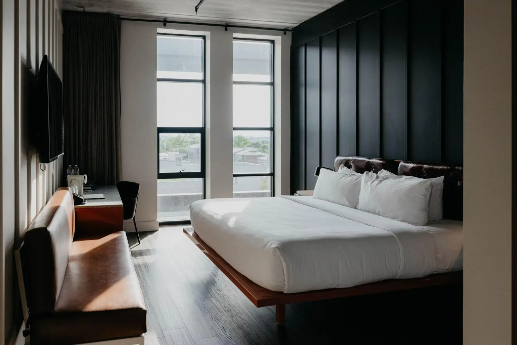 Waymores Hotel Nashville