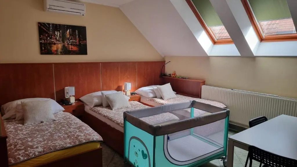 Club Haus 502 Kalocsa