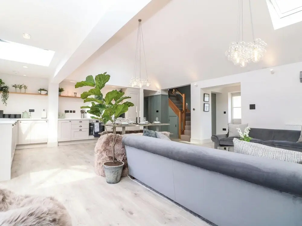 12 Manor Farm Close