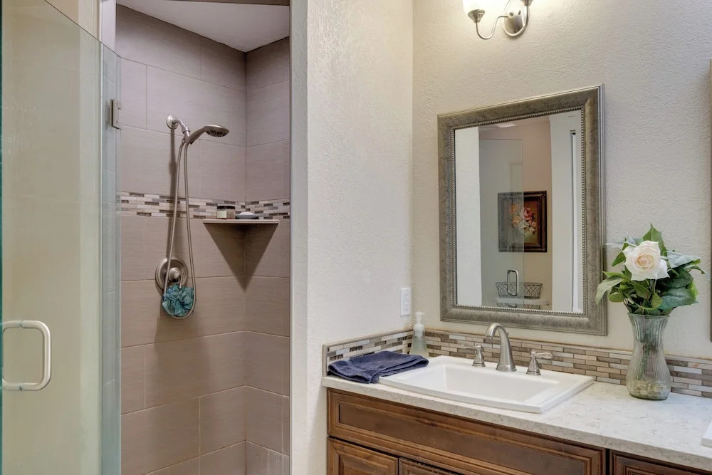 4 Mi to Port Charlotte Beach Park: Gem w/ Pool