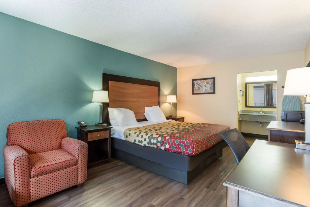 Econo Lodge Gallatin - Metro Nashville