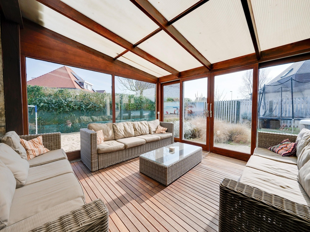 Luxury coastal villa with jacuzzi & sauna