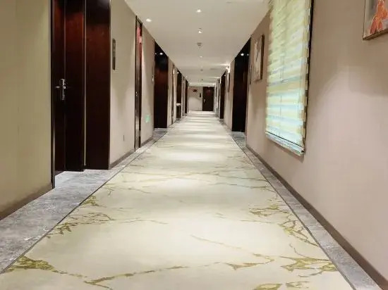 Asia Europe Hotel (Lan Da Er Yuan Branch, Xiguan Metro Station)