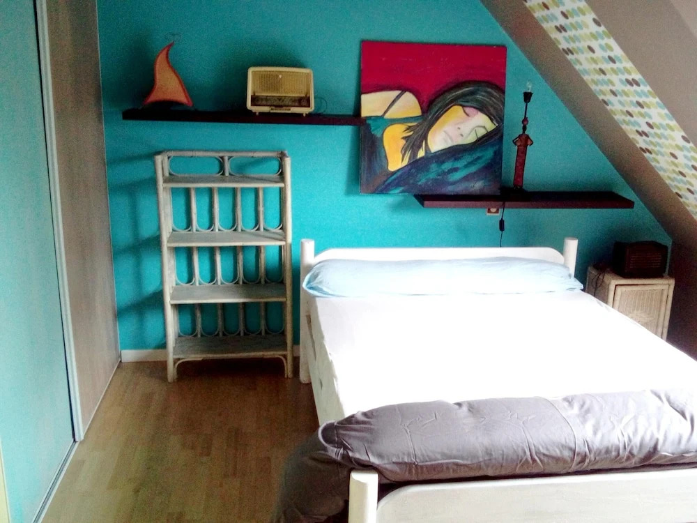 House With 3 Bedrooms in Saint-perreux, With Enclosed Garden - 40 km F
