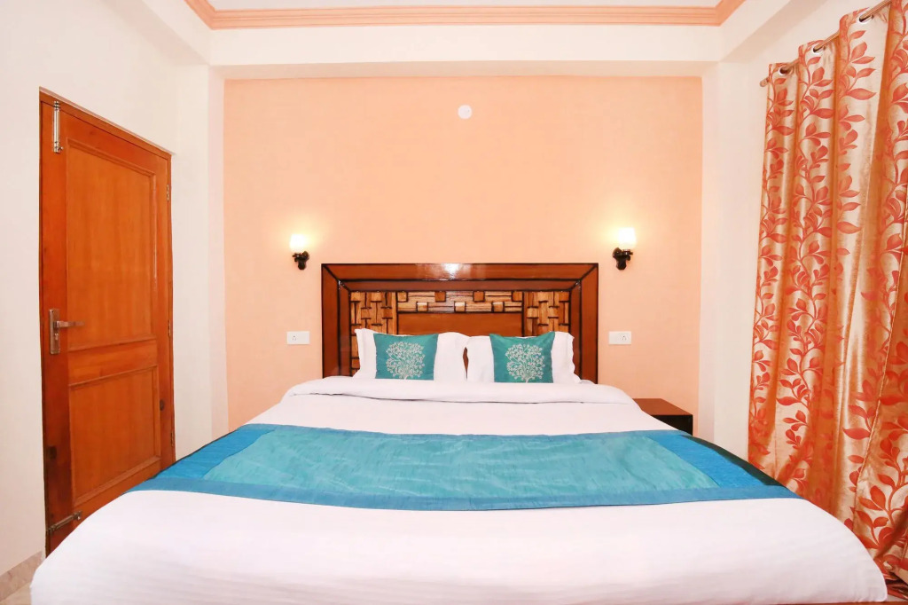 OYO 10861 Home Cozy 2BHK New Shimla