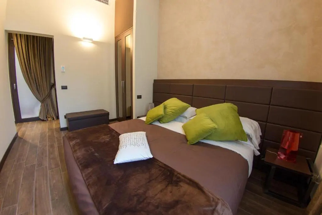 Arena Luxury Rooms