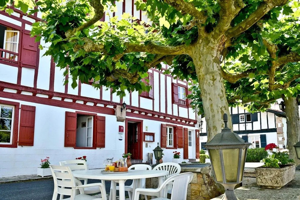 Logis Hôtel Baratxartea