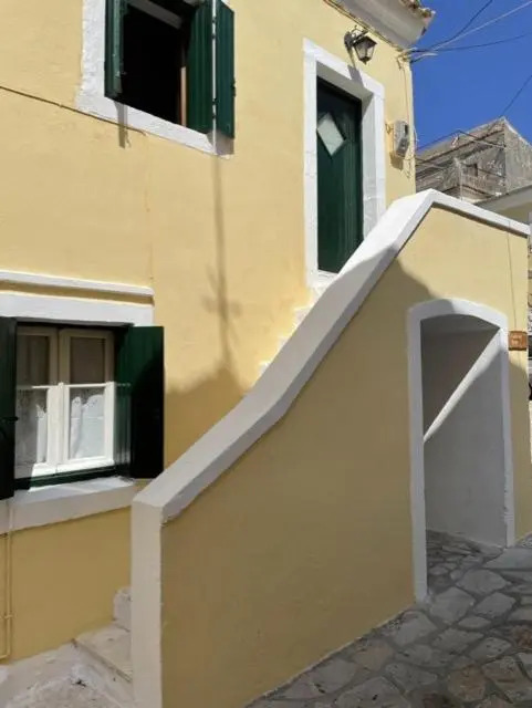 Pozzo House Corfu - Traditional House for 3 near Agios Georgios Beach