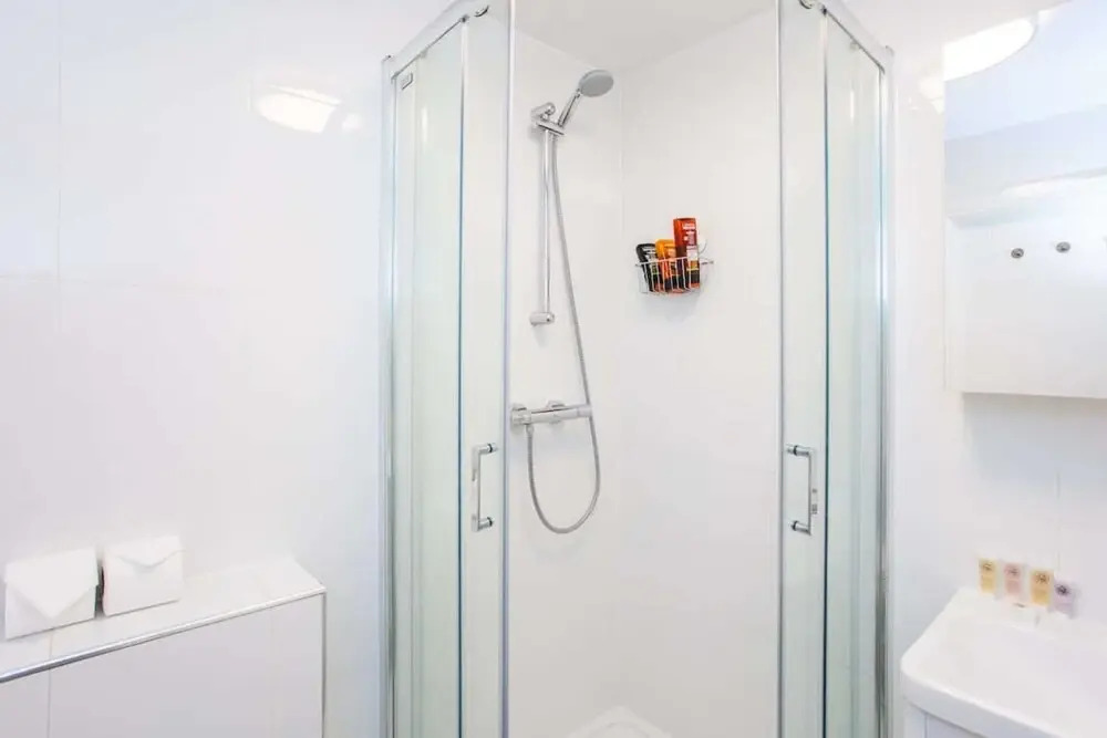 Energised Apartment With Gym in Brent Park
